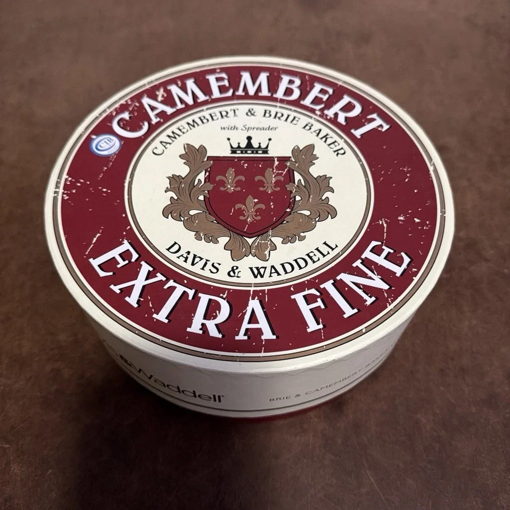 DAVIS & WADDELL CAMEMBERT AND BRIE BAKER UNUSED includes SPREADER WHITE CERAMIC